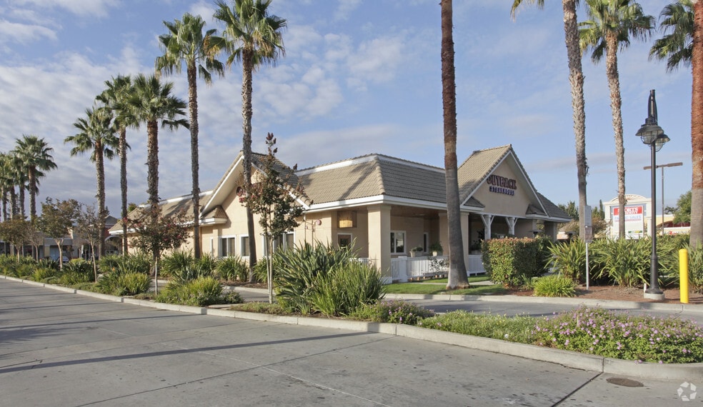 620-696 Blossom Hill Rd, San Jose, CA to rent - Building Photo - Image 2 of 10