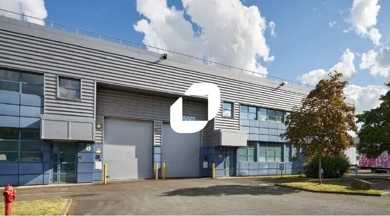 Light Industrial in La Courneuve to rent Building Photo- Image 1 of 6