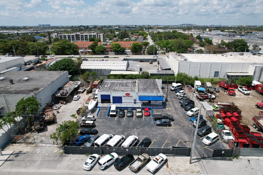 2498 W 3rd Ct, Hialeah, FL for rent - Building Photo - Image 1 of 8