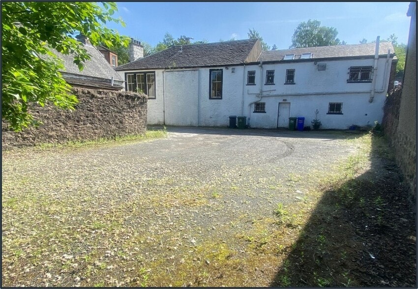 Main St, Bridge Of Weir to rent - Building Photo - Image 1 of 2