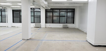 566 7th Ave, New York, NY for rent Interior Photo- Image 2 of 4