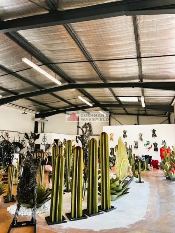 Location Commerce 400 m² - Photo 1