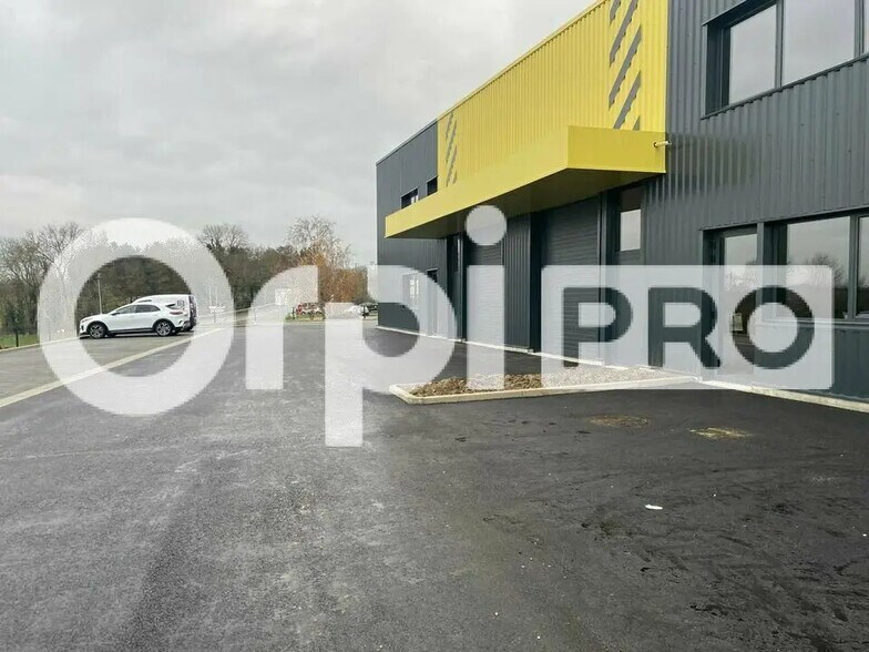 Light Industrial in Frans to rent - Building Photo - Image 3 of 7