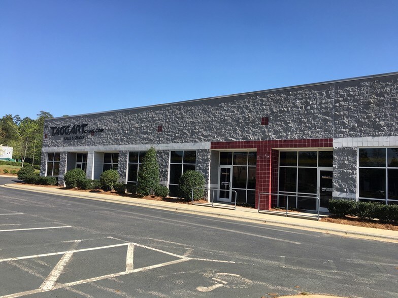 1640 NW Maynard Rd, Cary, NC 27513 UK