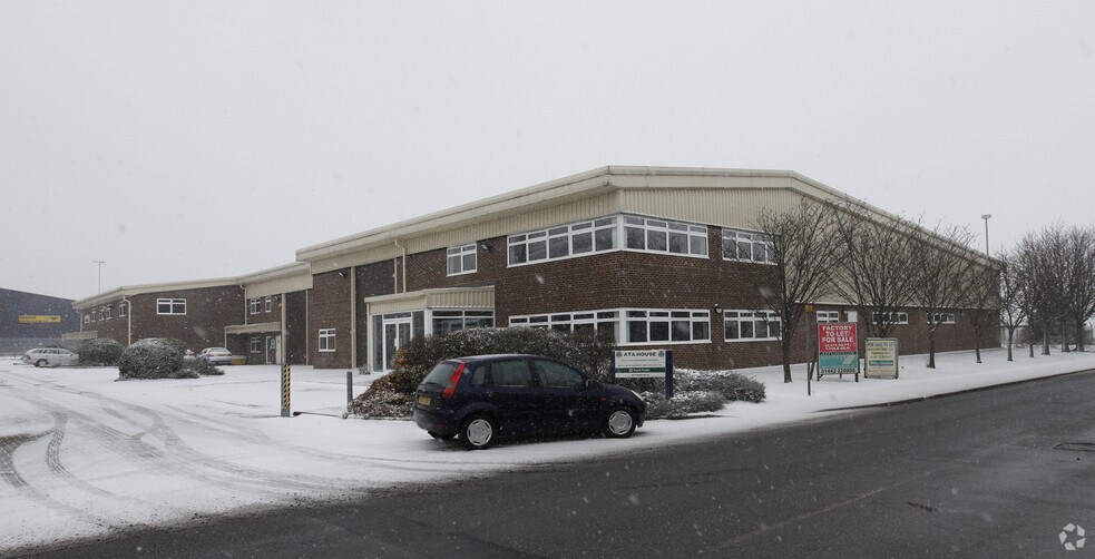 Boundary Way, Hemel Hempstead for sale - Primary Photo - Image 1 of 1