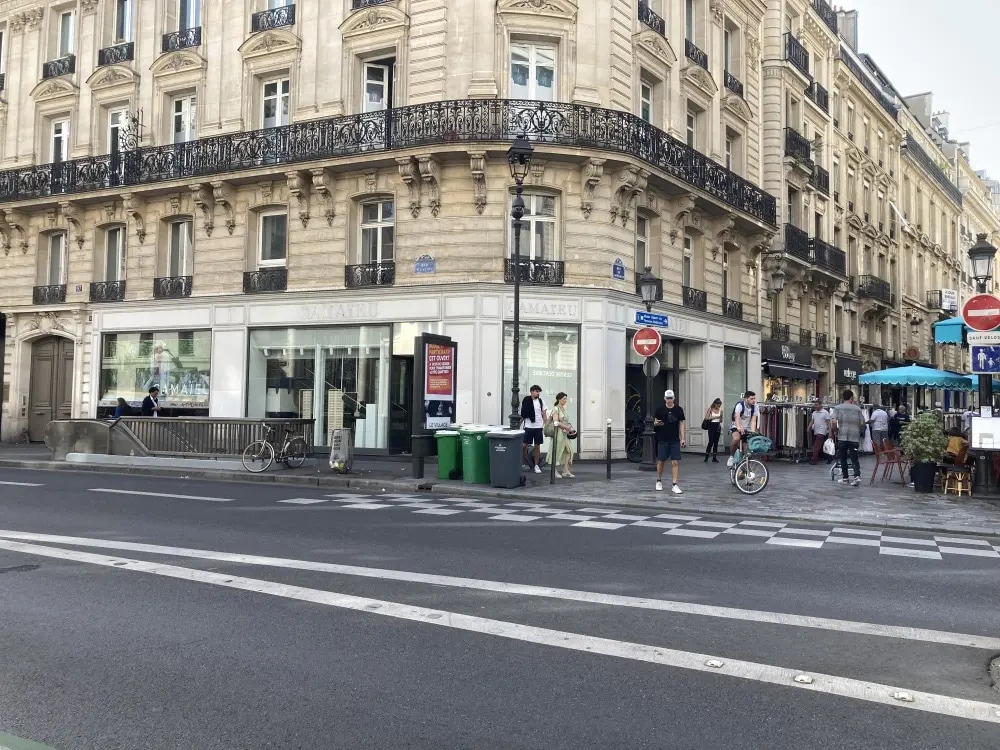 Location Commerce 577 m² - Photo 1