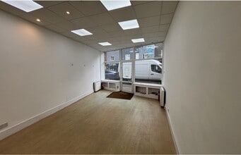 51 Albert Rd, Southsea for sale Interior Photo- Image 1 of 5