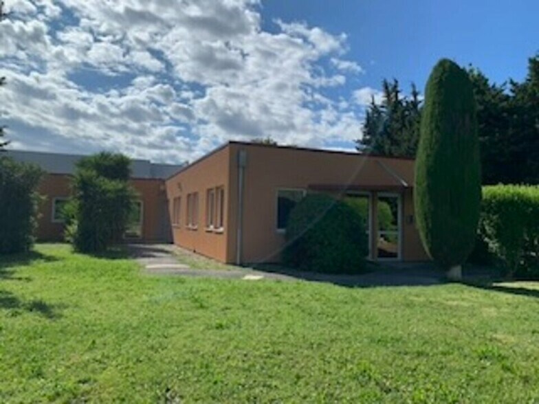 Office in Avignon for sale - Building Photo - Image 1 of 11
