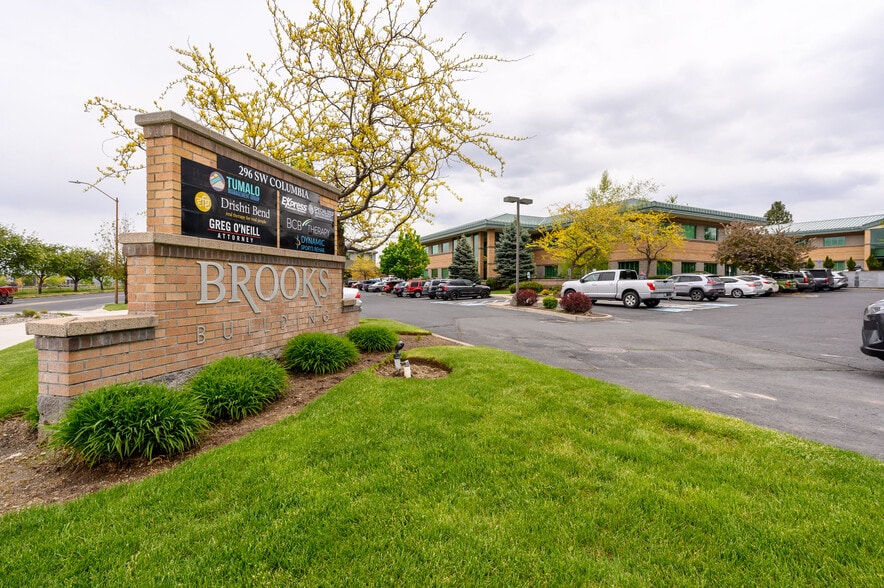 296 SW Columbia St, Bend, OR to rent - Building Photo - Image 3 of 9