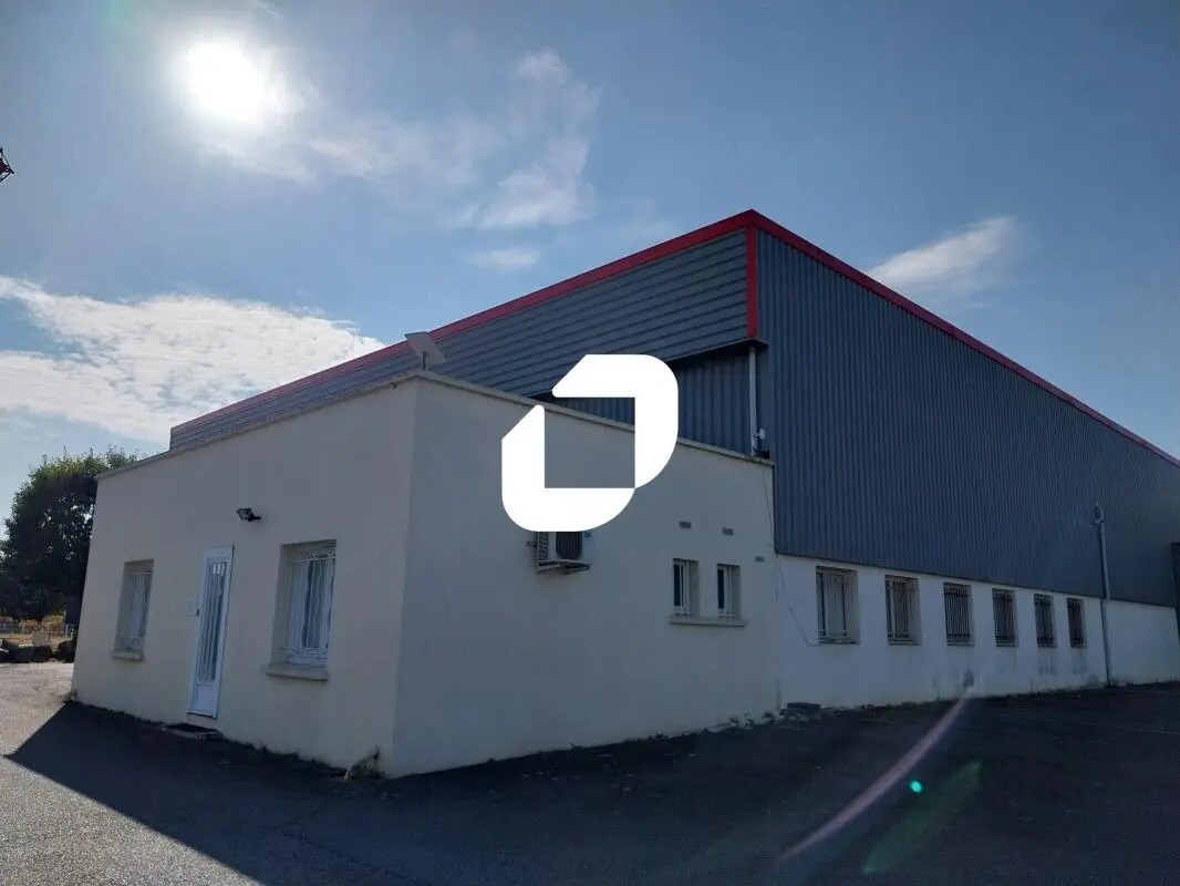 Light Industrial in Carquefou to rent Building Photo- Image 1 of 9