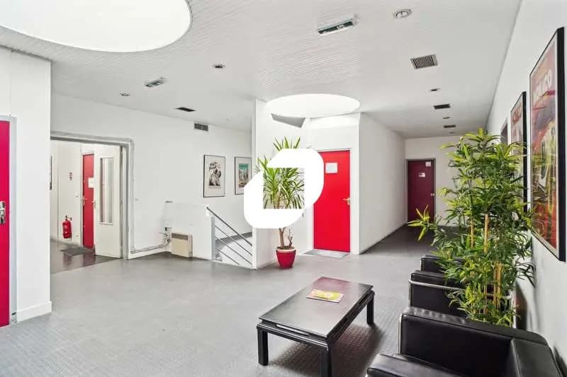 Office in Chilly-Mazarin to rent - Interior Photo - Image 3 of 19