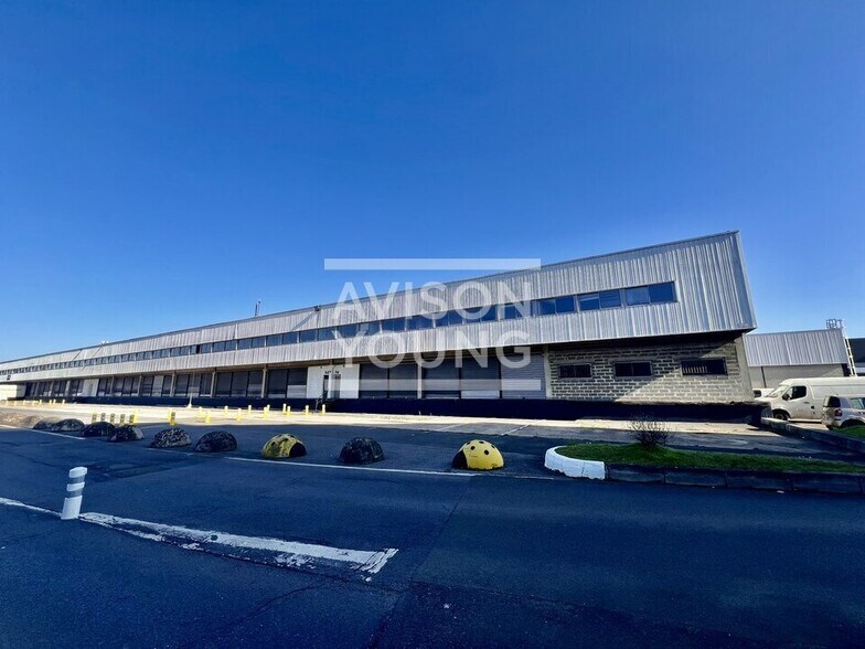 Light Industrial in Aulnay-sous-Bois to rent - Building Photo - Image 2 of 12