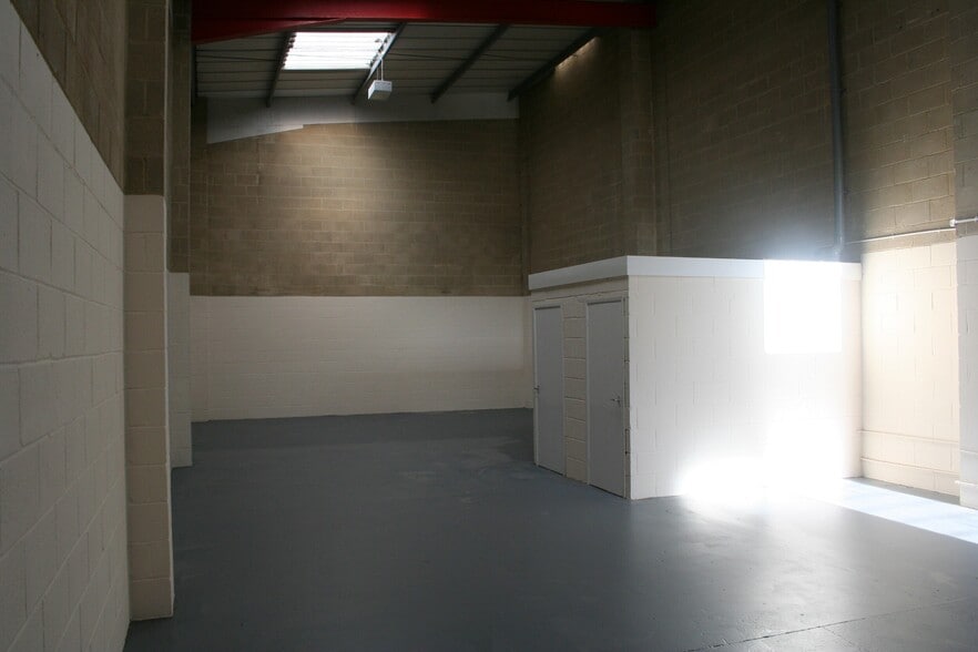 Netherhampton Rd, Salisbury to rent - Interior Photo - Image 3 of 4