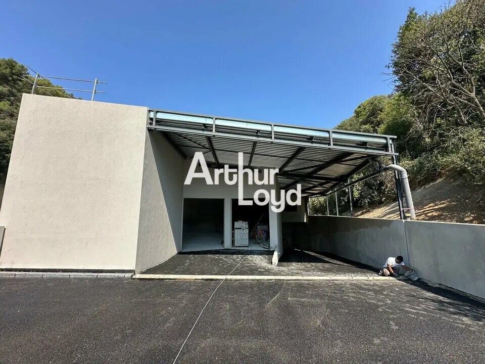 Light Industrial in Nice for sale Building Photo- Image 1 of 4