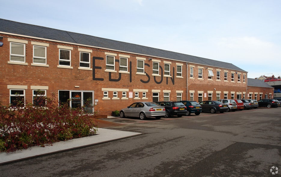 Sandy Ln, Coventry for sale - Primary Photo - Image 1 of 3