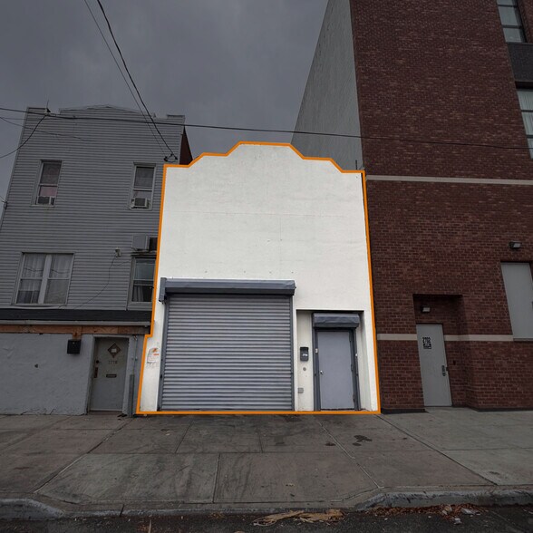 2716 W 15th St, Brooklyn, NY for sale - Building Photo - Image 1 of 9