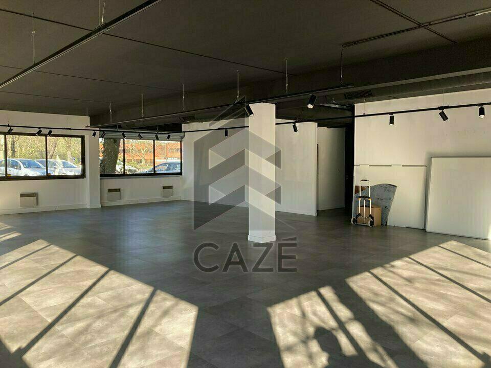 Office in Mérignac to rent Interior Photo- Image 1 of 3