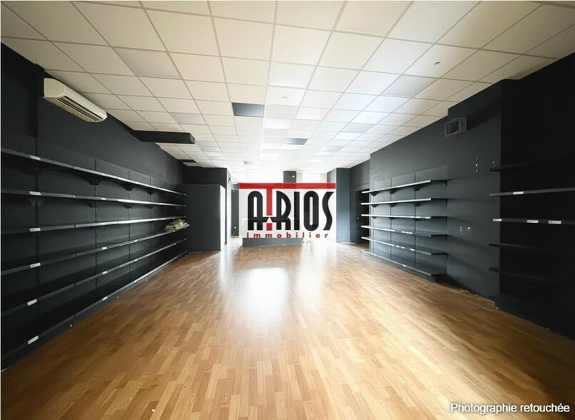 Retail in Hyères to rent - Interior Photo - Image 1 of 1