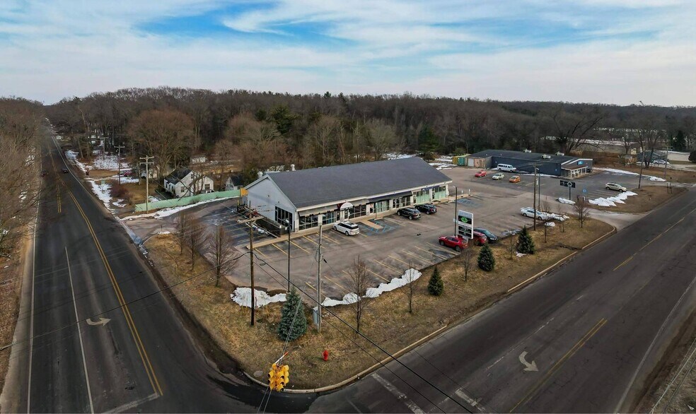 2190 Whitehall Rd, Muskegon, MI for sale - Building Photo - Image 1 of 6