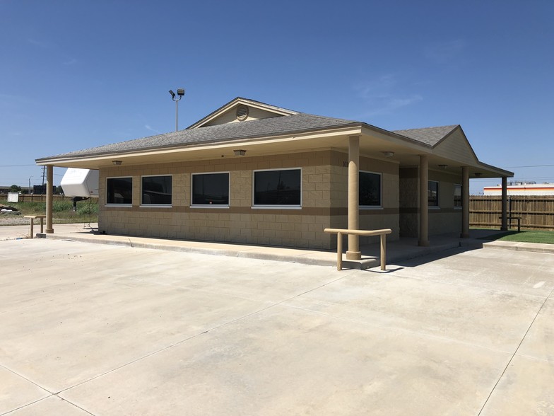 1015 SW Superior Cir, Lawton, OK for sale - Building Photo - Image 1 of 6