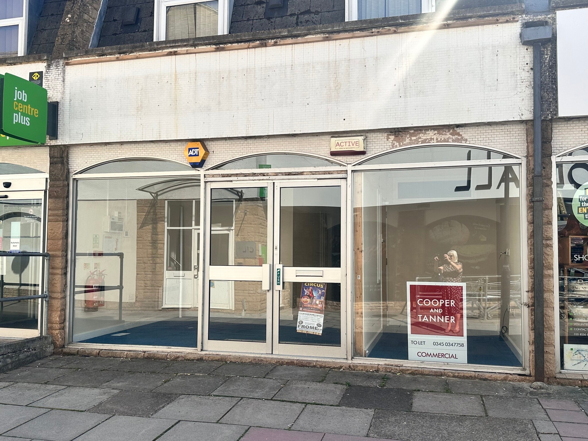 6 Kingsway Shopping Prec, Frome to rent Building Photo- Image 1 of 8