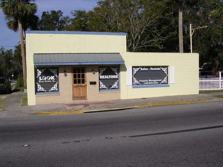 211 N Central Ave, Umatilla, FL for sale - Primary Photo - Image 1 of 1