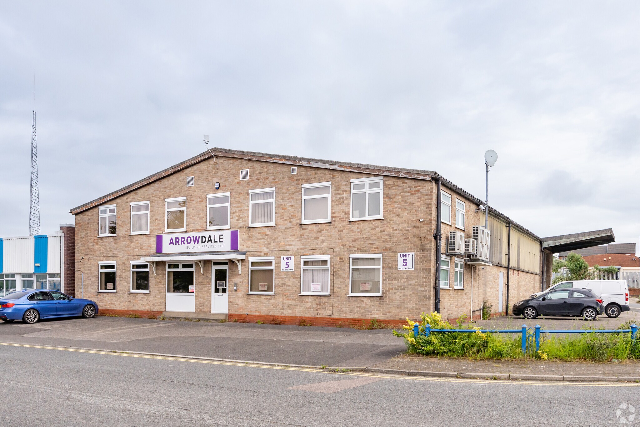 The Broadway, Mansfield for sale Primary Photo- Image 1 of 1