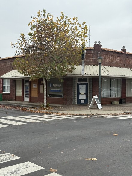 1702 Main St, Escalon, CA for rent - Building Photo - Image 2 of 12