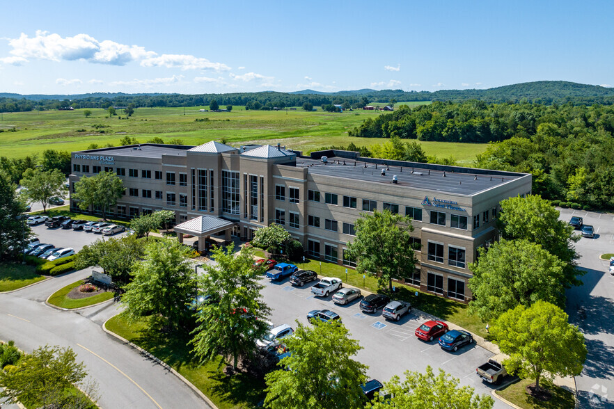 100 Physicians Way, Lebanon, TN for rent - Building Photo - Image 3 of 13