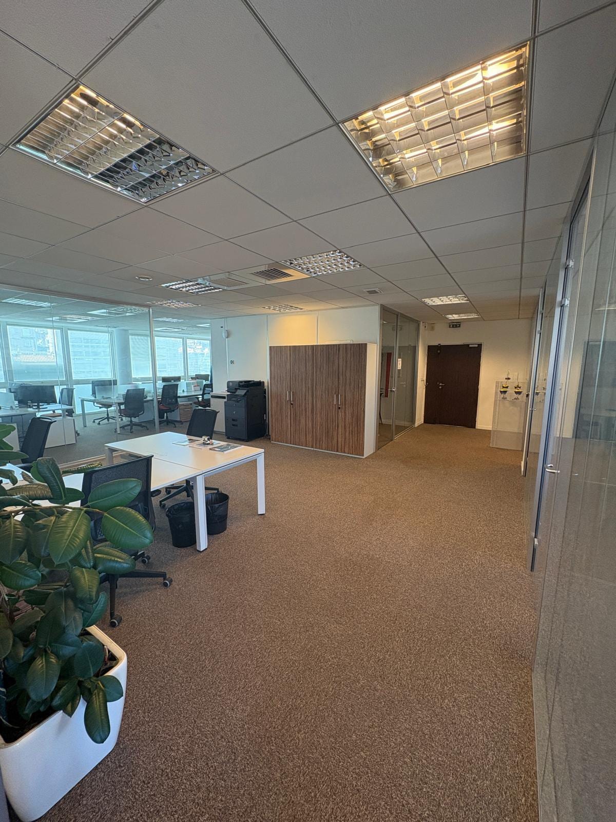 Office in Marseille for sale Interior Photo- Image 1 of 5