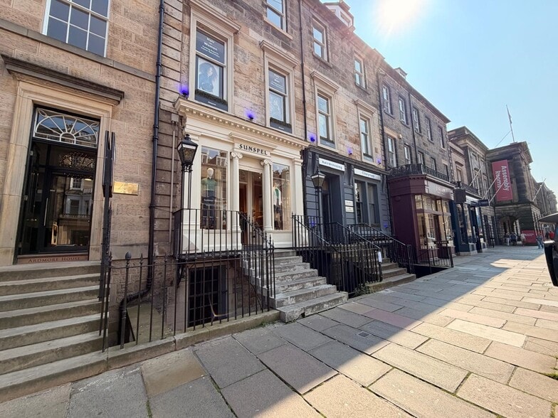 44-46A George St, Edinburgh to rent - Building Photo - Image 3 of 3