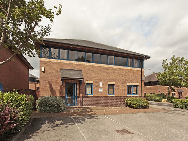 More details for 10-11 Royds Hall Rd, Leeds - Office to Rent