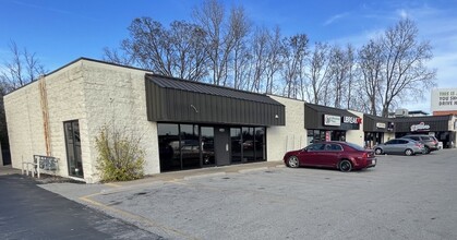 2436-2448 W College Ave, Appleton, WI for rent Building Photo- Image 1 of 8