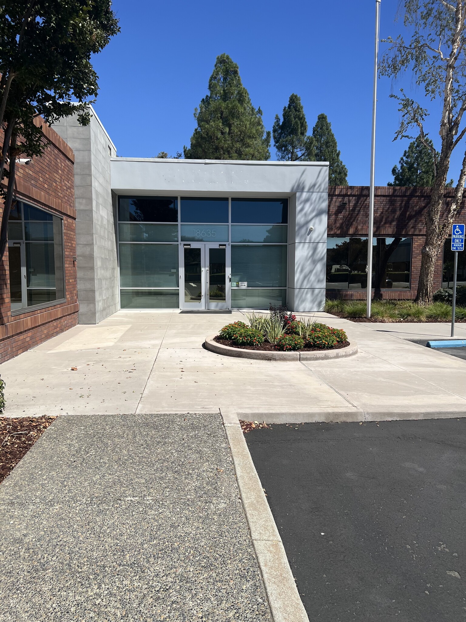 18635 Sutter Blvd, Morgan Hill, CA to rent Interior Photo- Image 1 of 8