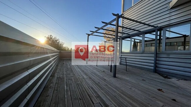 Location Bureaux 281 m²