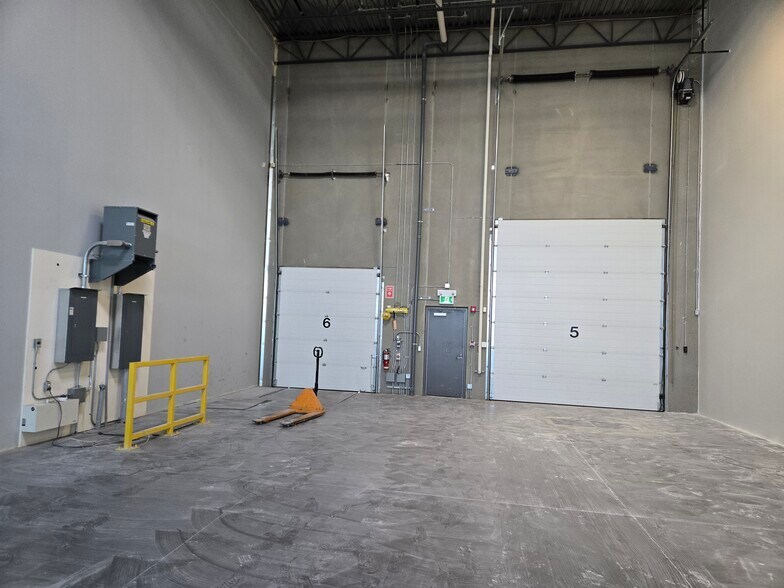 4 Highland Park Green NE, Rocky View No 44, AB for sale - Interior Photo - Image 1 of 1