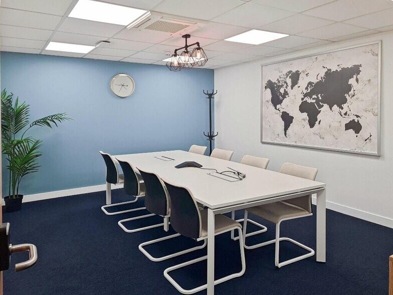 Bridge St E, Middlesbrough to rent - Building Photo - Image 3 of 16