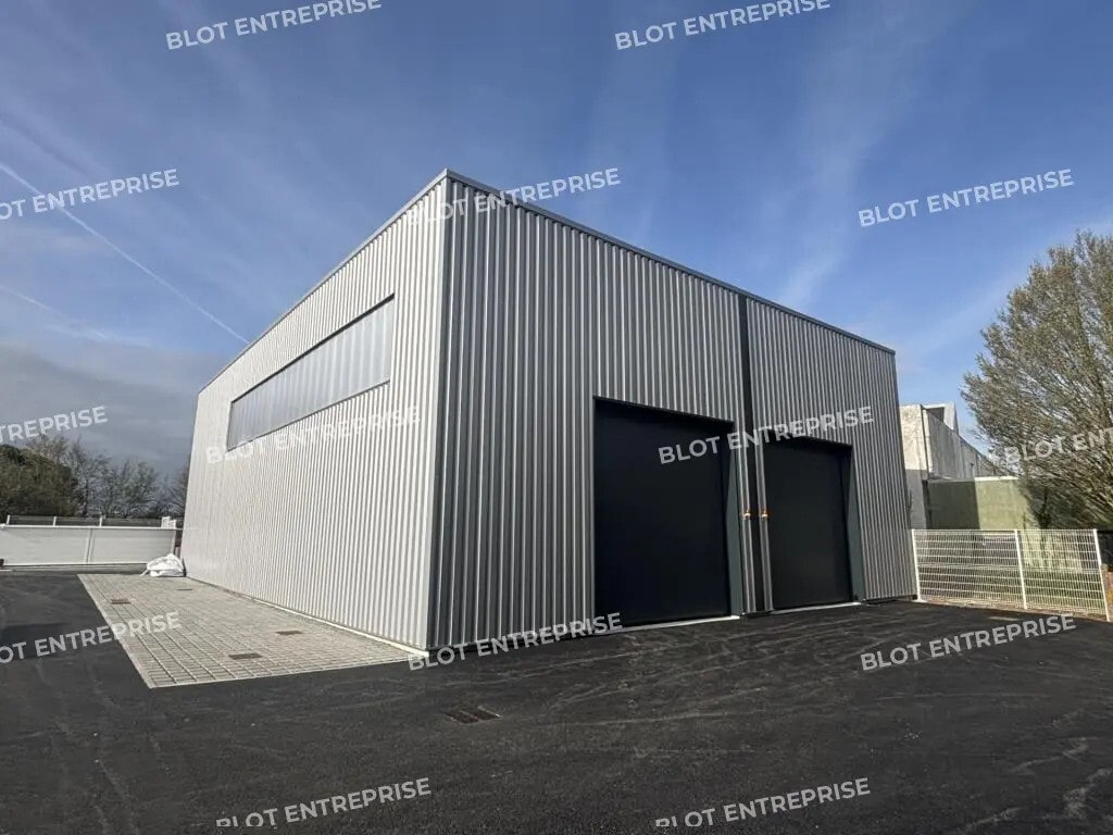 Location Local d'activités 196 m² - Photo 1
