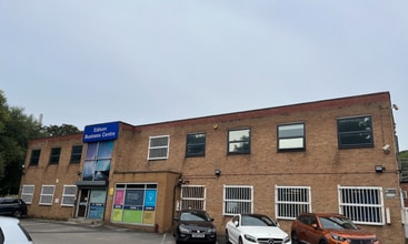 Ring Rd, Bramley to rent Building Photo- Image 1 of 1