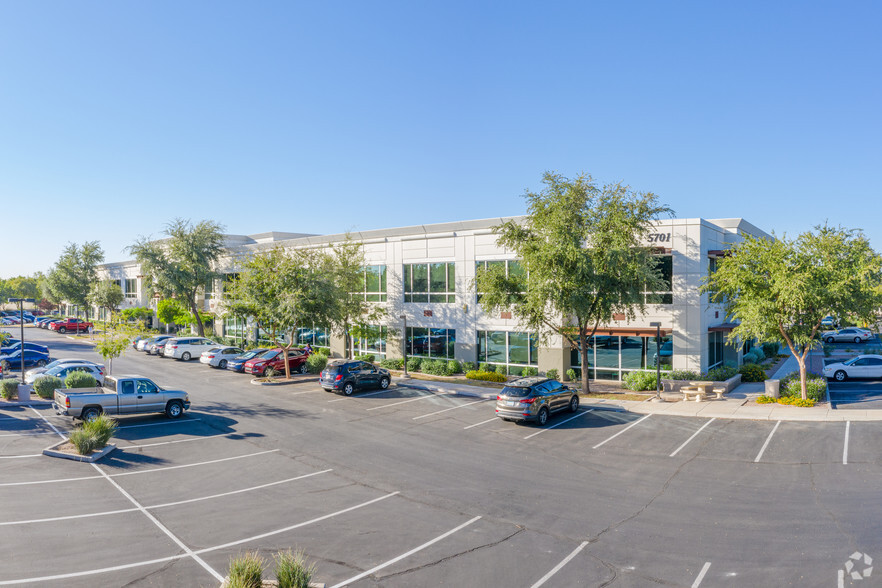 5701 W Talavi Blvd, Glendale, AZ for sale - Primary Photo - Image 1 of 1