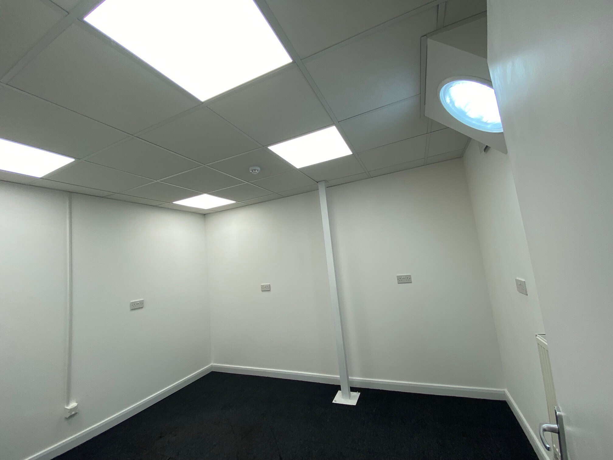 12 Deer Park Rd, London to rent Interior Photo- Image 1 of 16