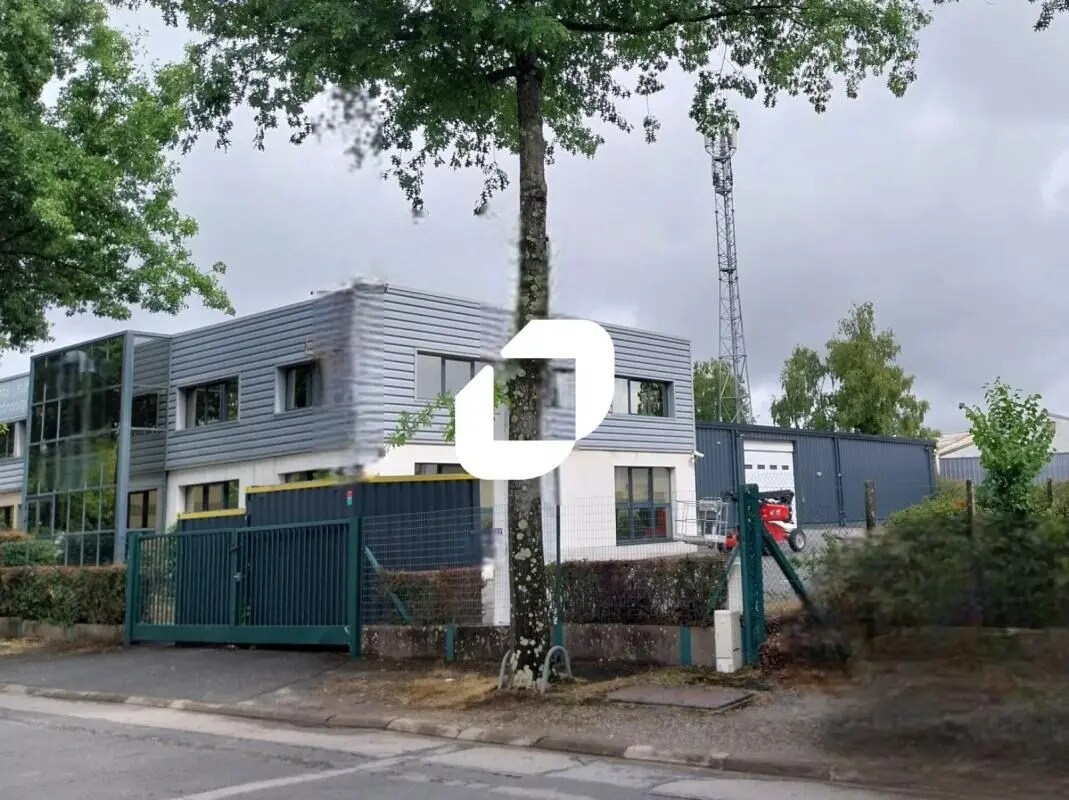 Light Industrial in Carquefou for sale Building Photo- Image 1 of 17