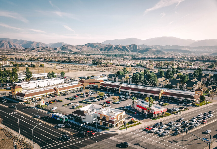 27538 Sierra Hwy, Santa Clarita, CA for sale - Primary Photo - Image 1 of 1