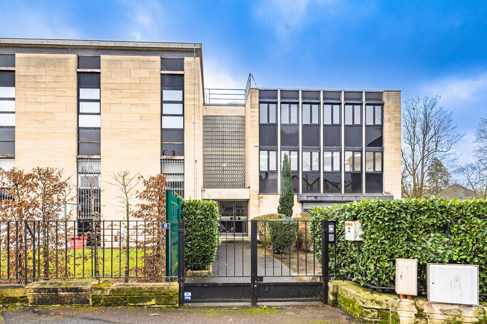 9 Avenue De Berteux, Chantilly to rent Primary Photo- Image 1 of 12