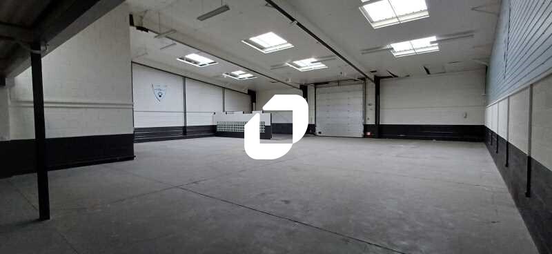 Light Industrial in Ecquevilly to rent Building Photo- Image 1 of 11