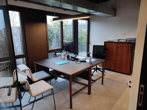 12 Rue Barbès, Levallois-Perret to rent Interior Photo- Image 2 of 3