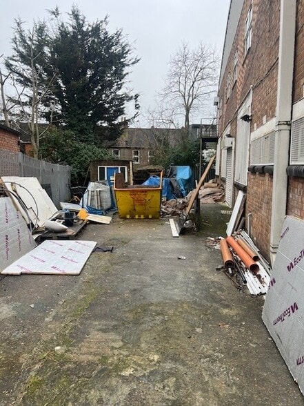 33 Sutherland Rd, London to rent - Building Photo - Image 3 of 4