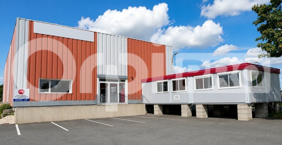 Light Industrial in Coignieres to rent - Building Photo - Image 3 of 4
