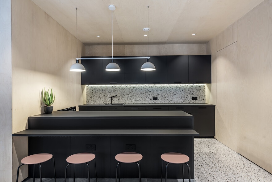 750-756 Harrow Rd, London to rent - Building Photo - Image 3 of 13