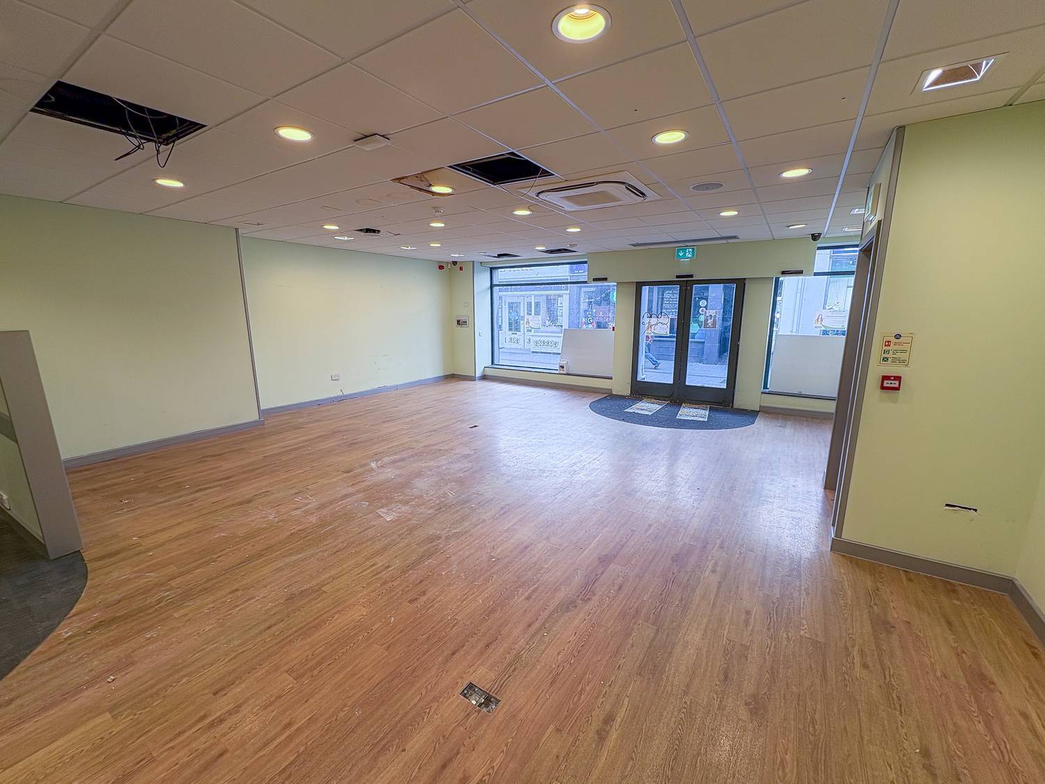 4 Bridge St, Haverfordwest to rent Interior Photo- Image 1 of 6